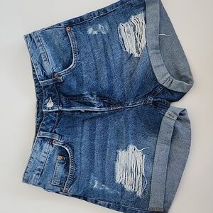 H&M Distressed Cuffed Denim Shorts. 4 Button, Medium Wash, Size 6